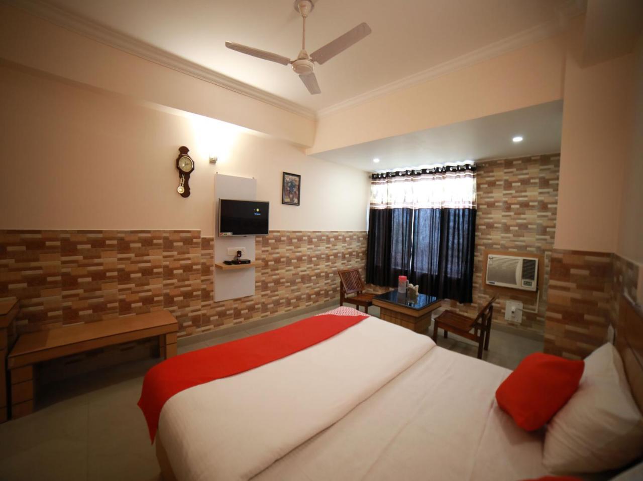 Oyo 15561 Corporate Villa Jammu Exterior foto